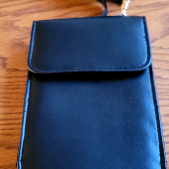 Wallet. Over the shoulder strap. Keep your valuables close! Ornament included. - Picture 3 of 6